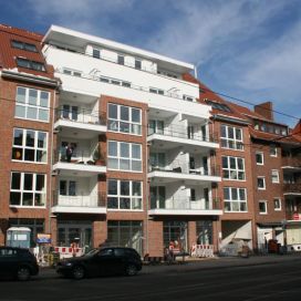 Wohnungs- und Hausbau: Wohn-/ Geschäftshaus als Lückenbebauung